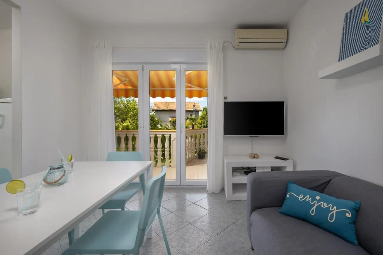 App Blue, Selce Apartment