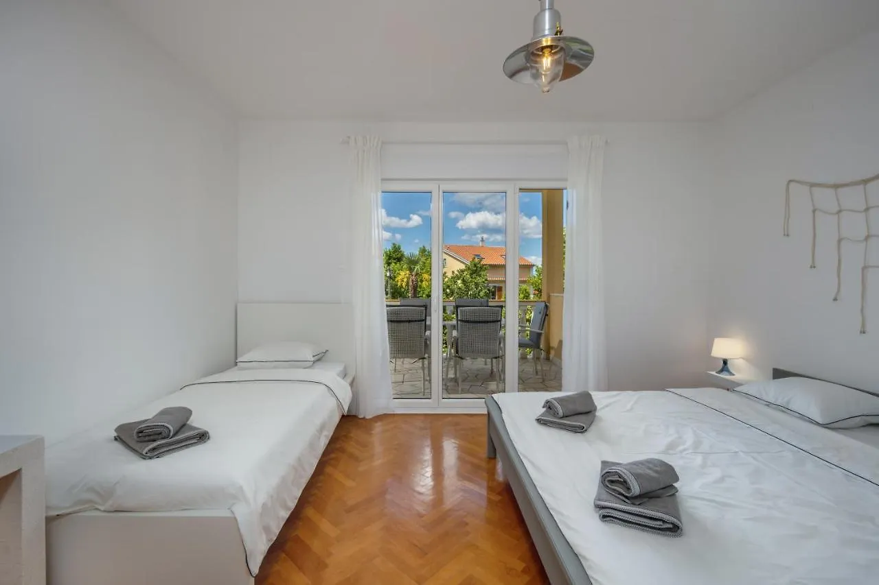App Blue, Selce Apartment