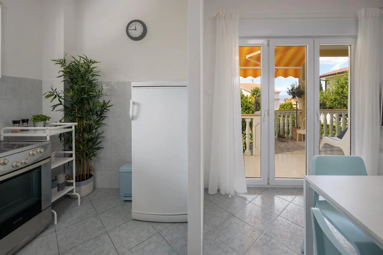 App Blue, Selce Apartment 0*,  Croatia