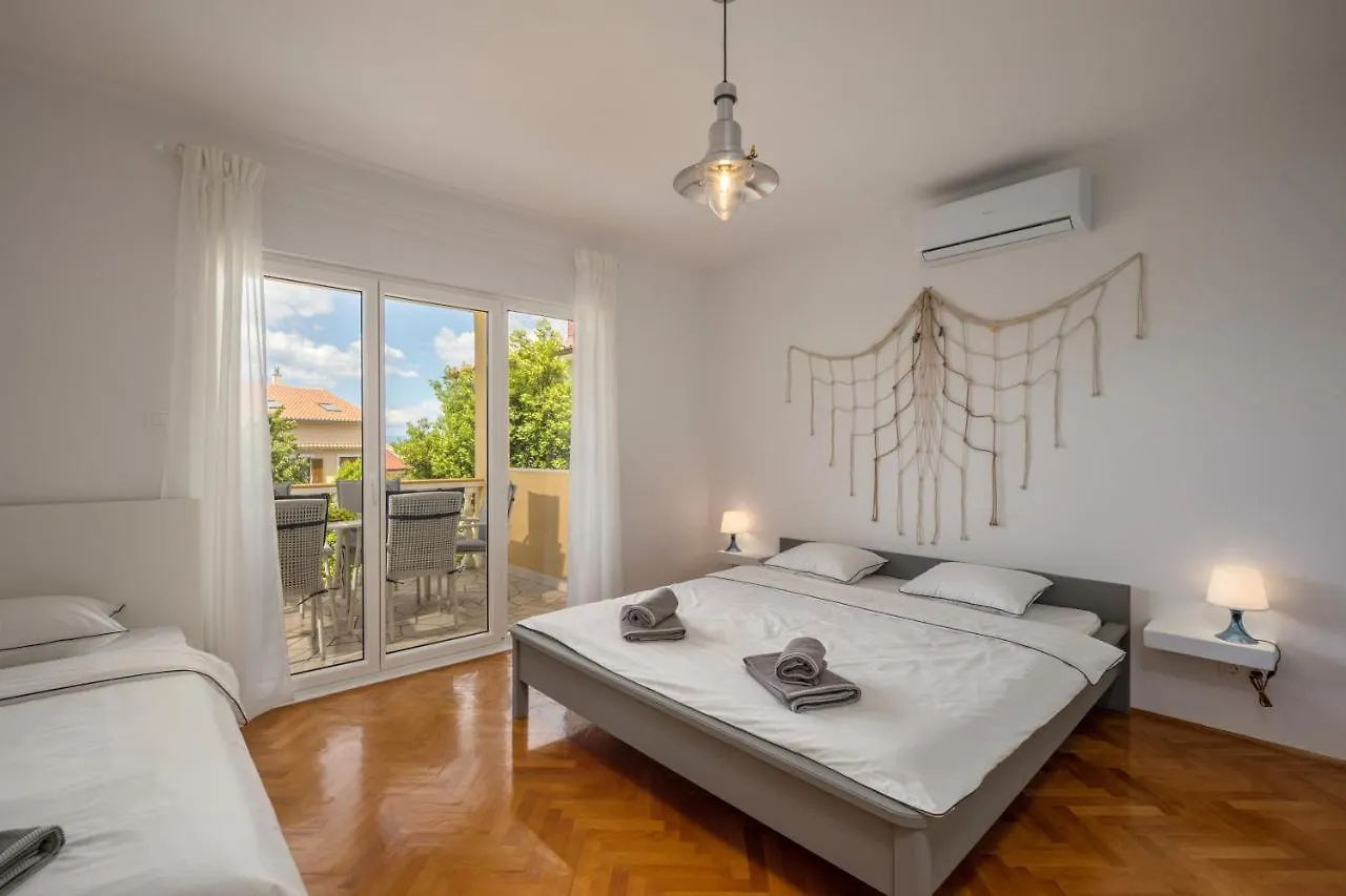 App Blue, Selce Apartment 0*,