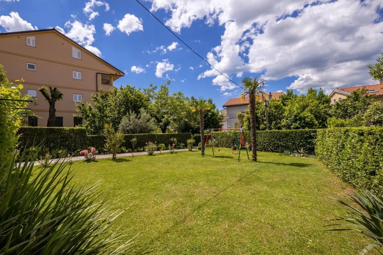 App Blue, Selce Apartment