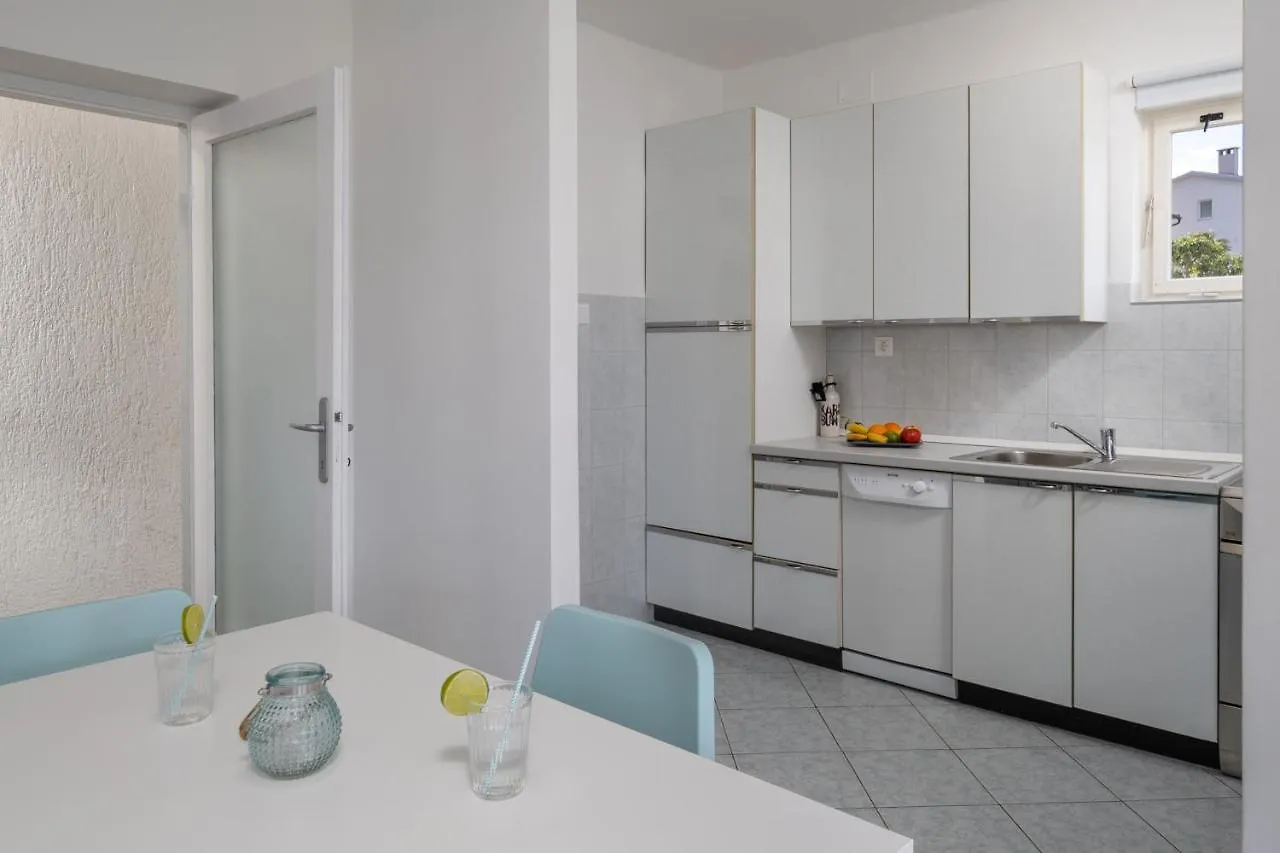App Blue, Selce Apartment